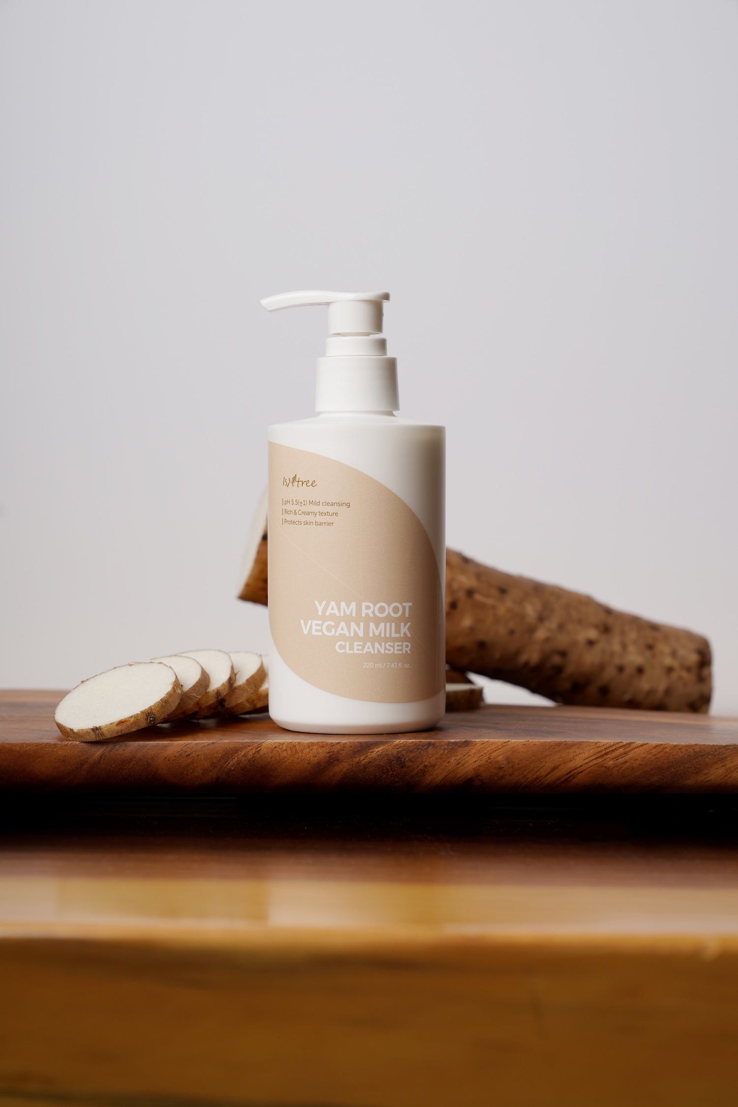 [Isntree] Yam Root Vegan Milk Cleanser 220ml